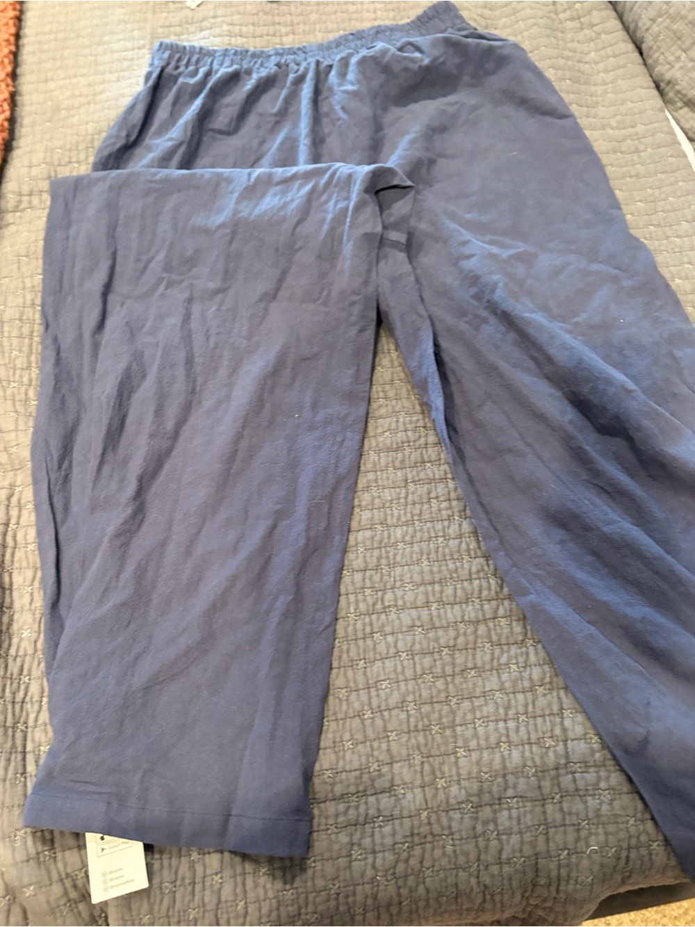 Cupshe Navy Elastic-Waist Cropped Pants